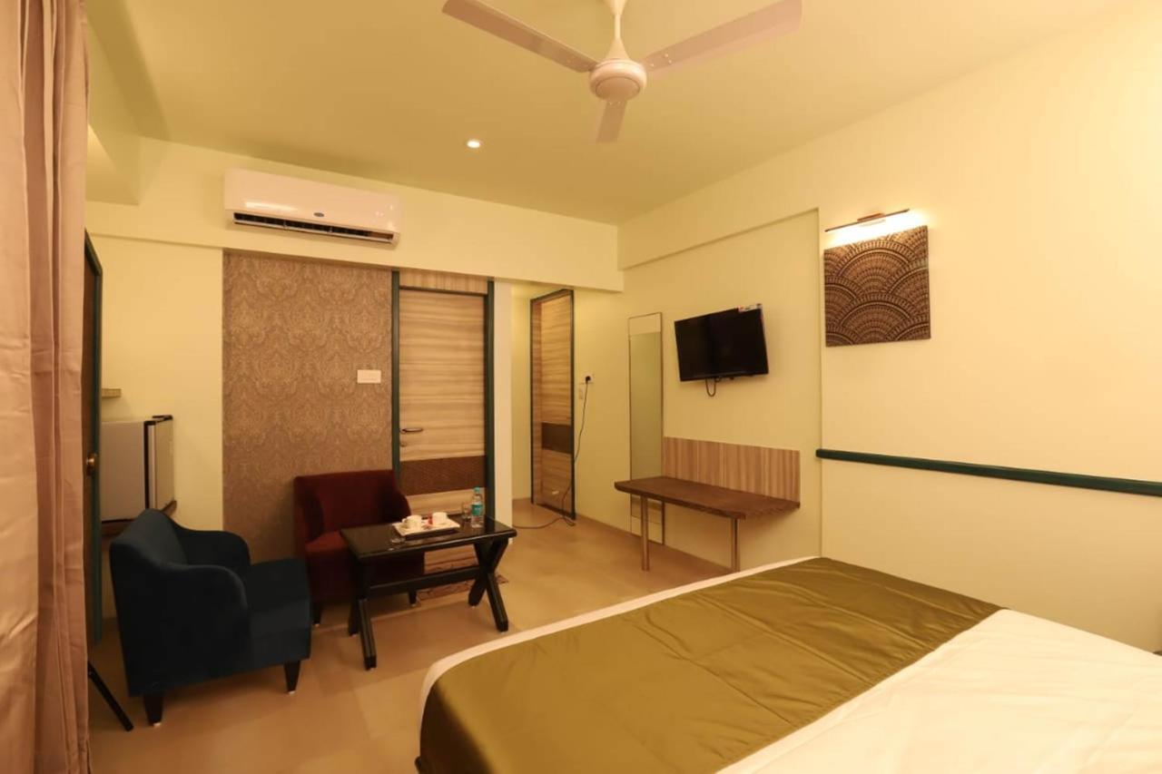 Hotel Prabha Palace Ahmednagar Εξωτερικό φωτογραφία